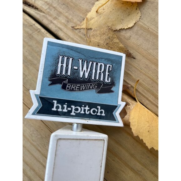 Hi-Wire Brewing Hi-Pitch IPA Beer Tap Handle Triangle White & Blue - Picture 2 of 4